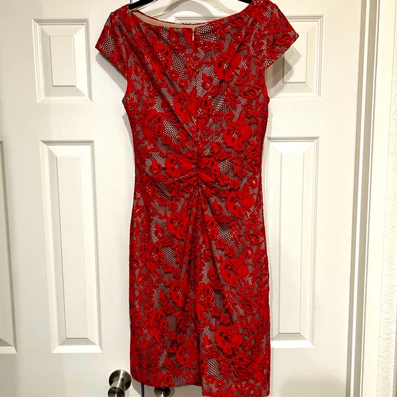 KAY UNGER RED FLORAL LACE ILLUSION RUCHED COCKTAIL DRESS - Picture 10 of 13